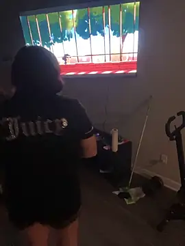 Snapshot of ThicBunz chatting on March 2025 02:09:01 AM ThicBunz online show from March 2025 02:09:01 AM