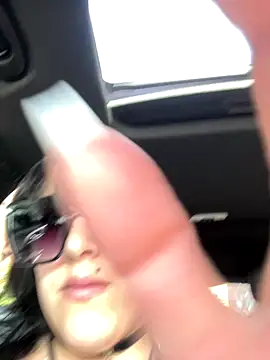 Snapshot of ThicBunz chatting on October 2025 04:51:02 PM ThicBunz online show from October 2025 04:51:02 PM