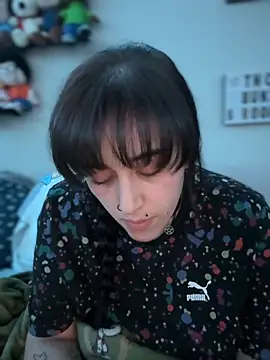 Snapshot of ThicBunz chatting on November 2025 04:11:01 AM ThicBunz online show from November 2025 04:11:01 AM