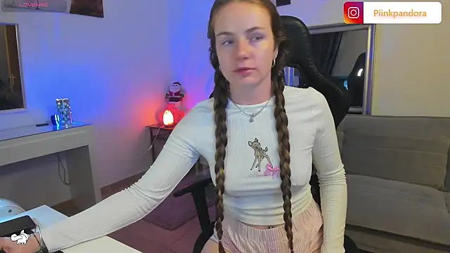 Piinkpandora online show from December 2025 03:32:01 PM