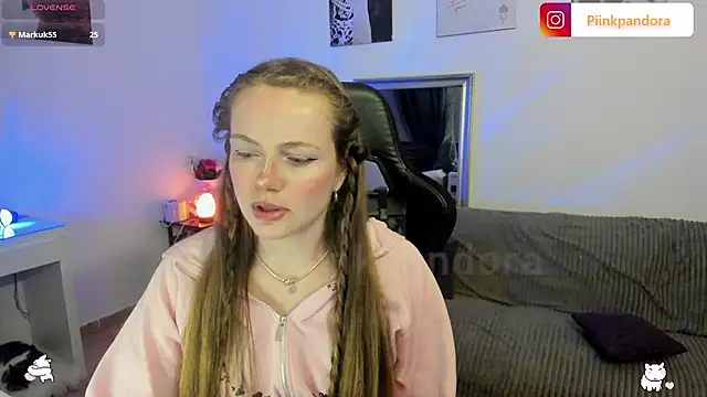 Piinkpandora online show from May 2026 08:18:02 PM