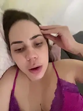 Julinha18 online show from January 2025 05:25:02 AM