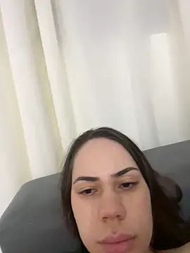 Julinha18 online show from March 2025 05:11:01 AM