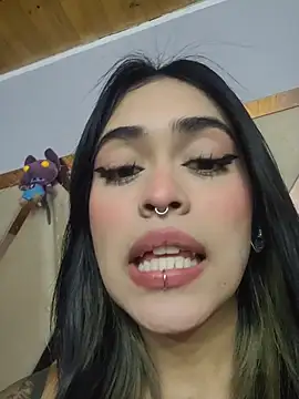 Snapshot of AliceMiller_2 chatting on November 2025 06:05:02 AM AliceMiller 2 online show from November 2025 06:05:02 AM