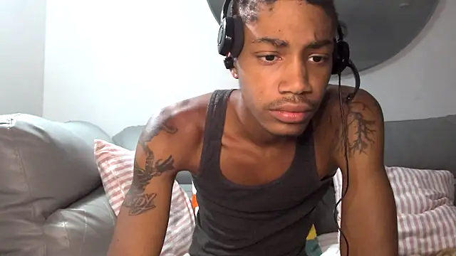 Snapshot of Skinnyblackman chatting on October 2025 10:29:01 PM Skinnyblackman online show from October 2025 10:29:01 PM