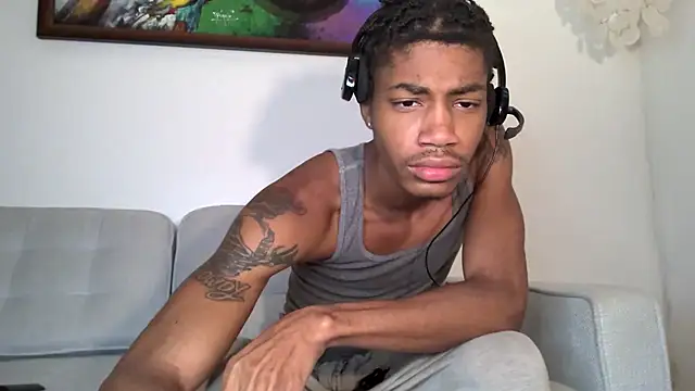 Snapshot of Skinnyblackman chatting on October 2025 11:27:02 PM Skinnyblackman online show from October 2025 11:27:02 PM