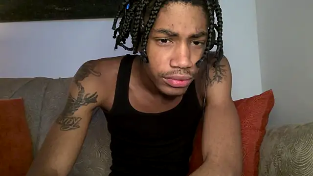 Snapshot of Skinnyblackman chatting on November 2025 03:07:01 AM Skinnyblackman online show from November 2025 03:07:01 AM