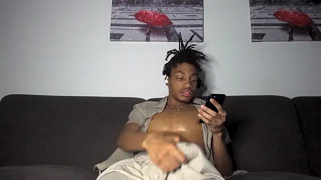 Snapshot of Skinnyblackman chatting on January 2026 03:52:02 AM Skinnyblackman online show from January 2026 03:52:02 AM