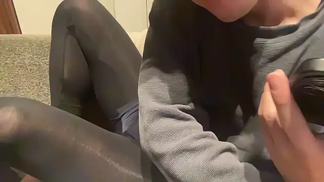 Snapshot of atom0407 chatting on January 2025 06:06:02 PM atom0407 online show from January 2025 06:06:02 PM