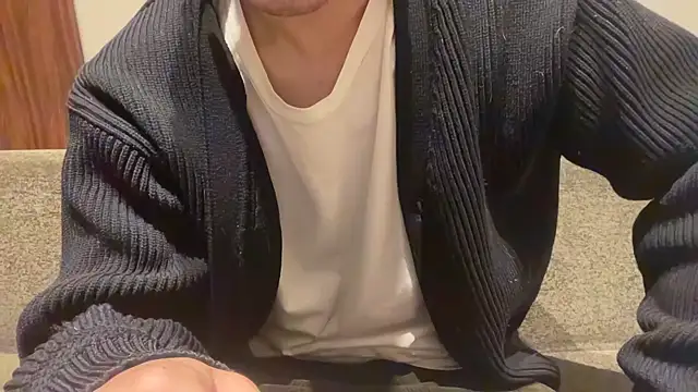 Snapshot of atom0407 chatting on January 2025 04:31:02 PM atom0407 online show from January 2025 04:31:02 PM