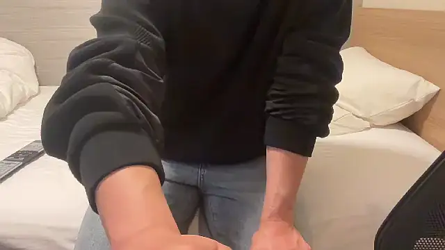 Snapshot of atom0407 chatting on November 2025 11:10:01 AM atom0407 online show from November 2025 11:10:01 AM