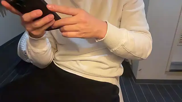 Snapshot of atom0407 chatting on December 2025 02:37:01 PM atom0407 online show from December 2025 02:37:01 PM