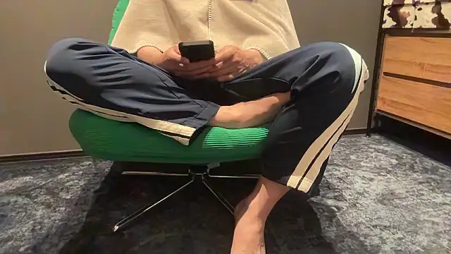 atom0407 online show from April 2026 07:14:02 AM