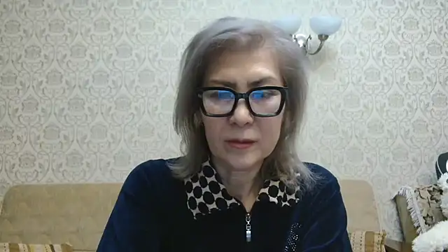 Elegant00Lady online show from December 2025 04:35:02 PM