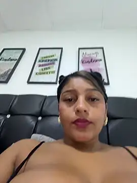 anaesca online show from December 2025 01:38:02 PM