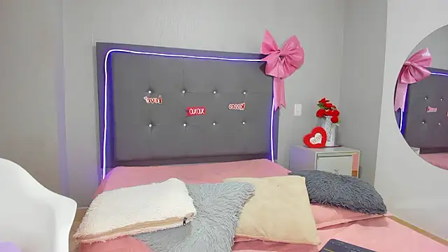 emma lye online show from March 2026 08:12:01 PM