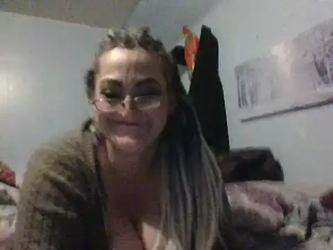 Snapshot of Stormi_Sky chatting on March 2025 01:45:02 AM Stormi Sky online show from March 2025 01:45:02 AM