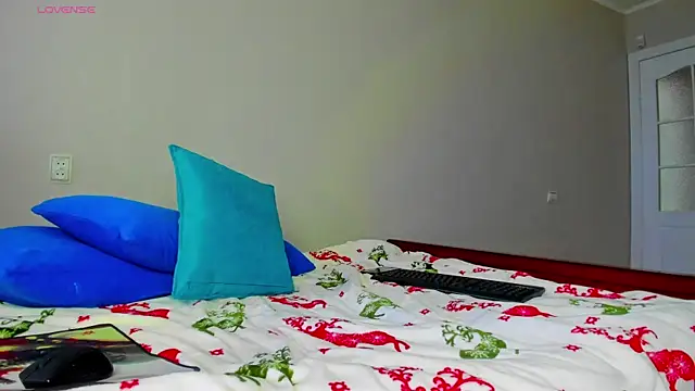 Snapshot of _Luna_Ly chatting on January 2025 04:50:02 AM Luna Ly online show from January 2025 04:50:02 AM