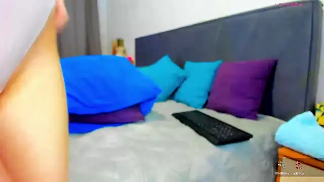 Snapshot of _Luna_Ly chatting on March 2025 04:43:01 AM Luna Ly online show from March 2025 04:43:01 AM