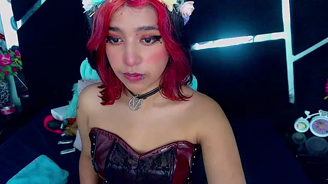 Snapshot of UnderBaby_ chatting on December 2024 08:25:01 PM UnderBaby online show from December 2024 08:25:01 PM