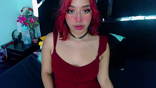 Snapshot of UnderBaby_ chatting on December 2024 11:03:02 PM UnderBaby online show from December 2024 11:03:02 PM