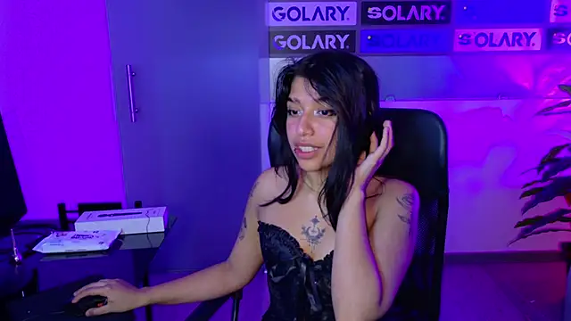 Snapshot of UnderBaby_ chatting on October 2025 03:24:02 AM UnderBaby online show from October 2025 03:24:02 AM