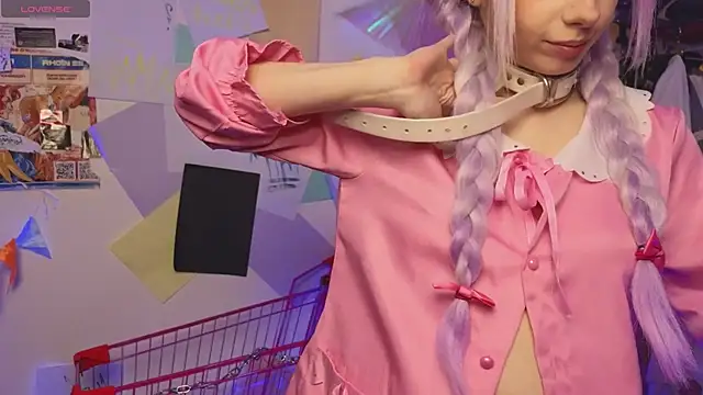 Moon Lollie  online show from October 2025 05:30:01 AM