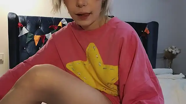 Moon Lollie  online show from January 2026 08:08:02 AM