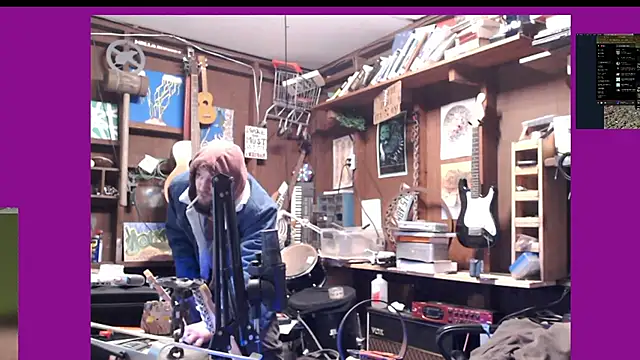 Snapshot of itsjameswebbscope chatting on December 2025 04:03:02 PM itsjameswebbscope online show from December 2025 04:03:02 PM