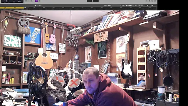 Snapshot of itsjameswebbscope chatting on December 2025 07:44:01 PM itsjameswebbscope online show from December 2025 07:44:01 PM