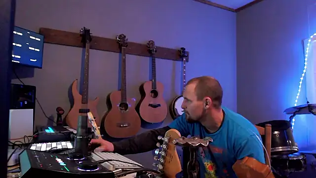 Snapshot of itsjameswebbscope chatting on January 2026 11:36:01 PM itsjameswebbscope online show from January 2026 11:36:01 PM