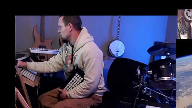 Snapshot of itsjameswebbscope chatting on February 2026 05:20:02 PM itsjameswebbscope online show from February 2026 05:20:02 PM