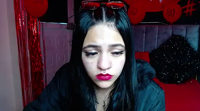 Snapshot of Violettasquirt chatting on February 2025 04:03:02 PM Violettasquirt online show from February 2025 04:03:02 PM