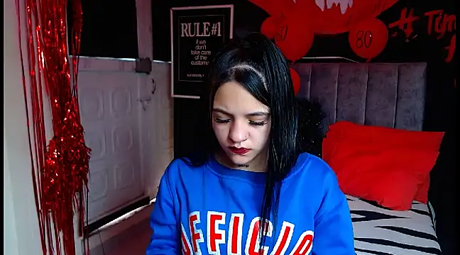 Snapshot of Violettasquirt chatting on March 2025 03:34:01 PM Violettasquirt online show from March 2025 03:34:01 PM
