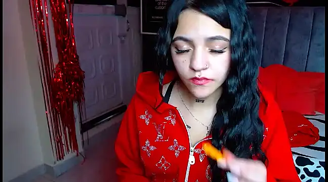 Snapshot of Violettasquirt chatting on March 2025 08:10:01 PM Violettasquirt online show from March 2025 08:10:01 PM