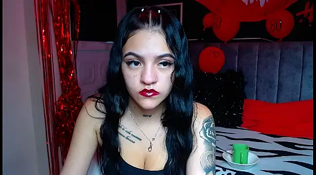 Snapshot of Violettasquirt chatting on March 2025 09:43:02 PM Violettasquirt online show from March 2025 09:43:02 PM