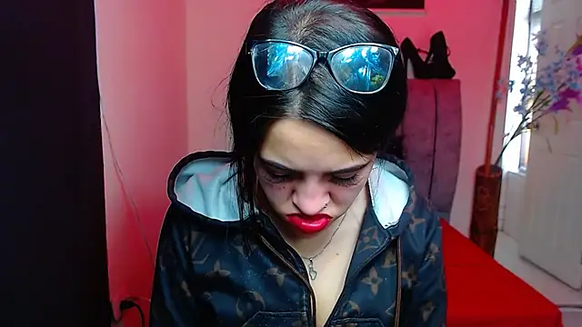 Violettasquirt online show from October 2025 01:34:02 PM