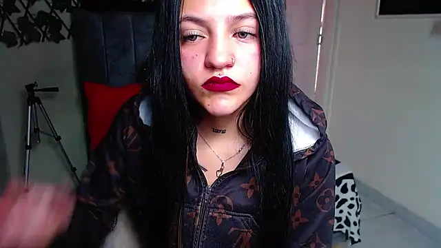 Snapshot of Violettasquirt chatting on July 2026 05:30:01 PM Violettasquirt online show from July 2026 05:30:01 PM