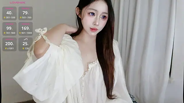 Snapshot of Hazel-11 chatting on November 2025 03:03:02 PM Hazel-11 online show from November 2025 03:03:02 PM