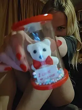 Linda 999 online show from January 2025 05:39:01 PM