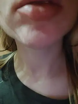 Linda 999 online show from March 2025 03:52:01 PM