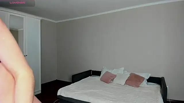 -Sacura- online show from November 2025 04:07:02 PM