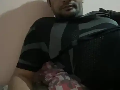 Snapshot of NiceBoy9099 chatting on January 2026 05:07:01 PM NiceBoy9099 online show from January 2026 05:07:01 PM