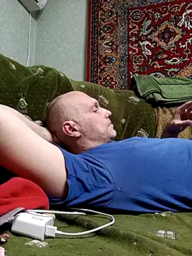 Pineapple04 online show from April 2026 06:24:02 PM