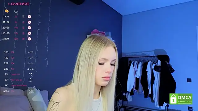 Snapshot of aneta_alisha chatting on September 2025 01:00:02 PM aneta alisha online show from September 2025 01:00:02 PM