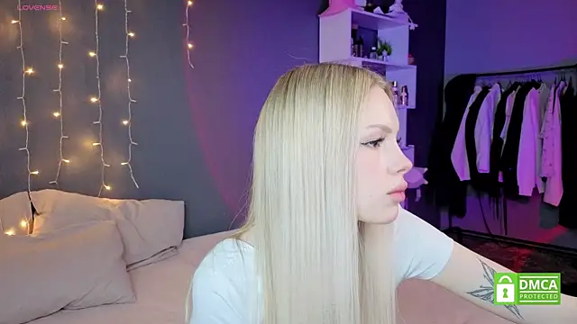 Snapshot of aneta_alisha chatting on November 2025 11:20:02 AM aneta alisha online show from November 2025 11:20:02 AM