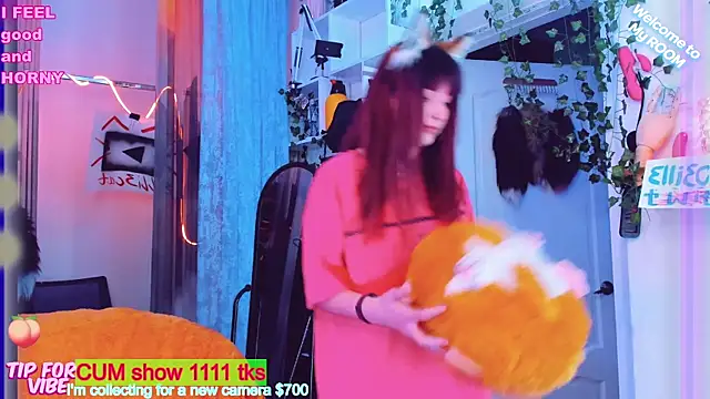 Snapshot of Toxic_Ellies chatting on February 2025 04:53:02 PM Toxic Ellies online show from February 2025 04:53:02 PM