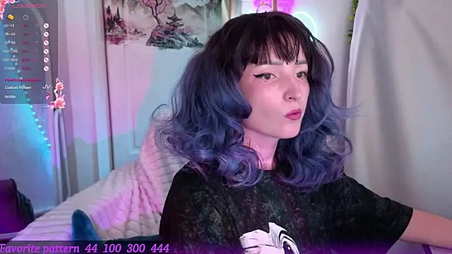 Toxic Ellies online show from July 2026 03:34:02 PM