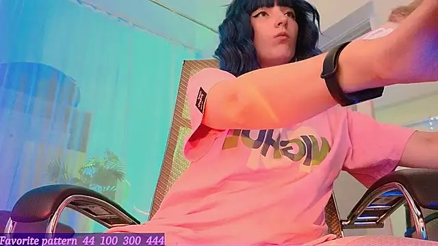 Toxic Ellies online show from July 2026 03:58:02 PM