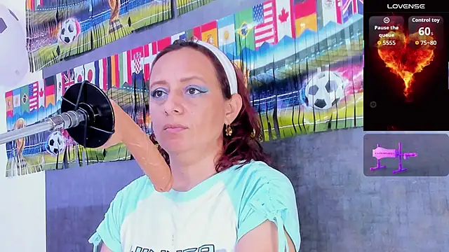 Snapshot of Issys_milf chatting on June 2026 11:57:01 AM Issys milf online show from June 2026 11:57:01 AM